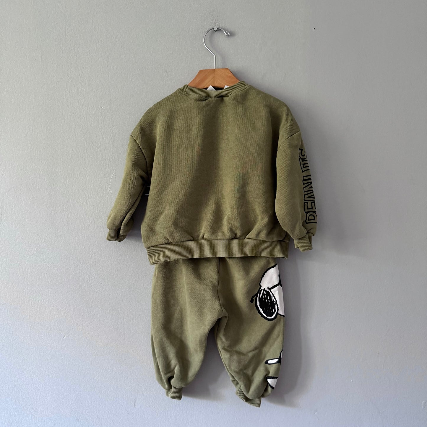 Zara x Snoopy / Khaki sweatshirt & pants set / 12-18M