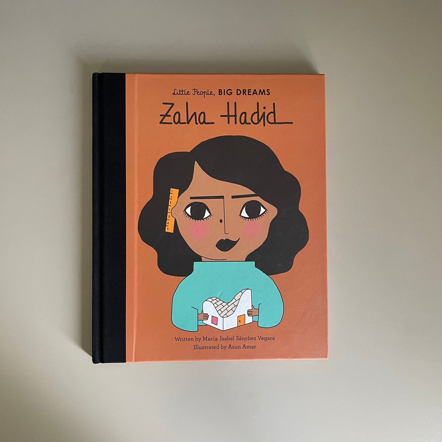 Little People, BIG DREAMS - Zaha Hadid