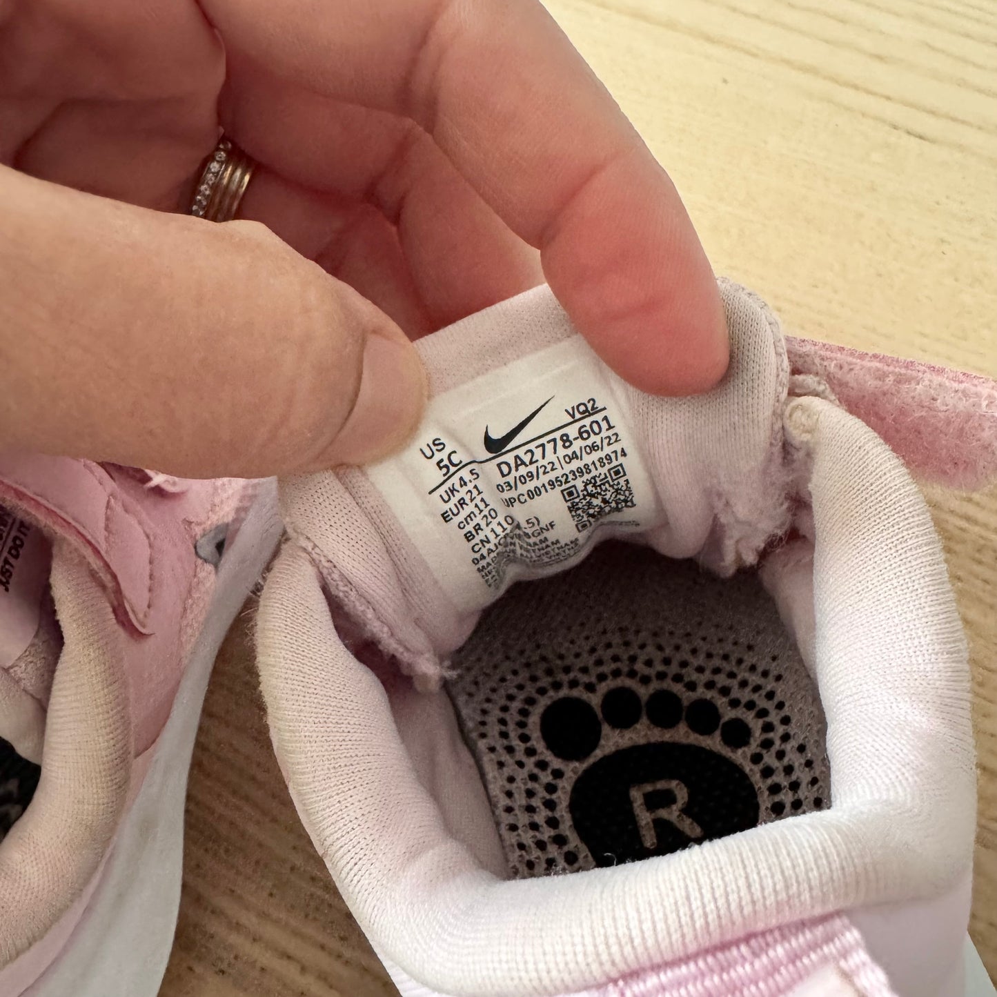 Nike / Baskets rose clair / US5