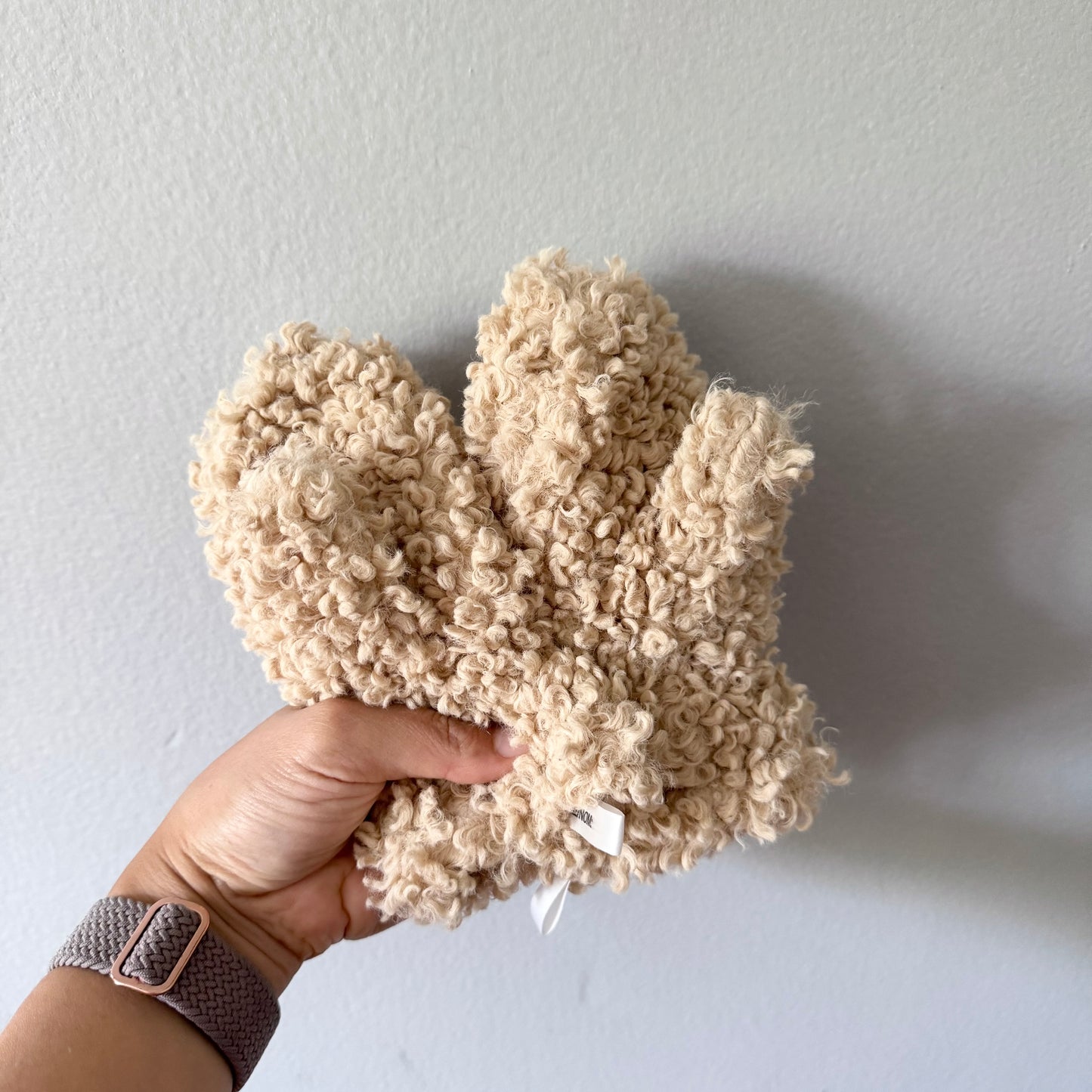 H&M / Sherpa beige mittens / 2-4Y