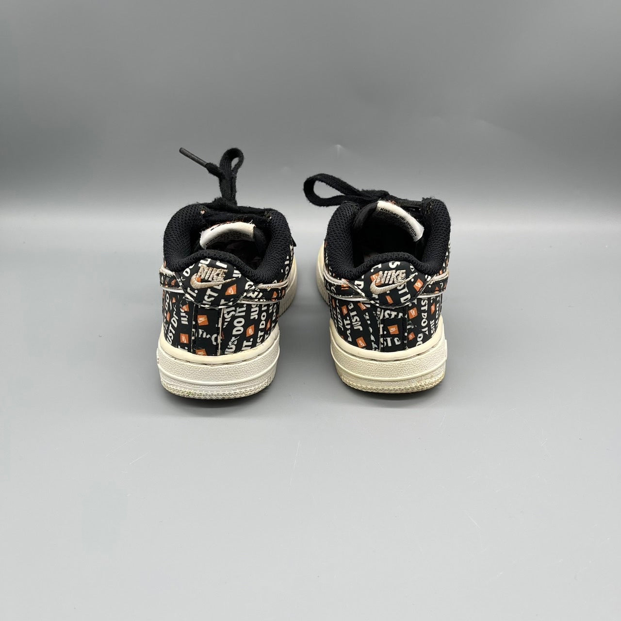 Nike / Air Force 1 LU1 Kids Just Do It Black / Runner / US9