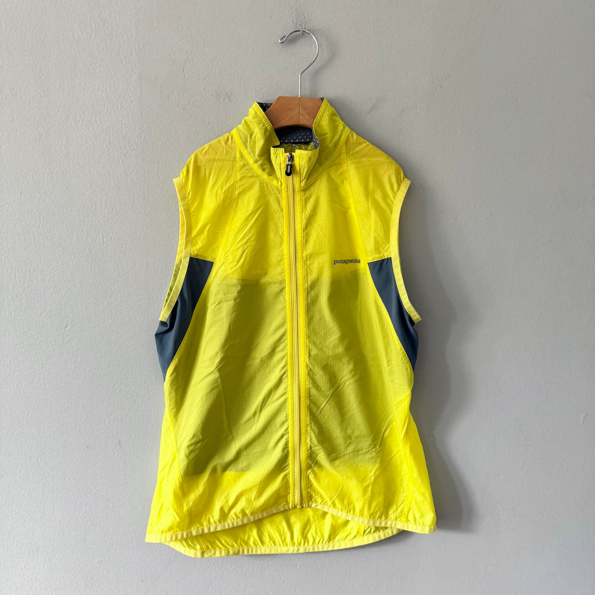 Patagonia / Yellow active vest / XS