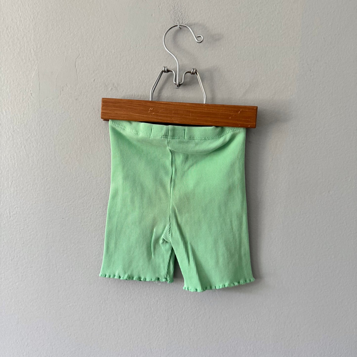 Zara / Mint green biker shorts / 18-24M