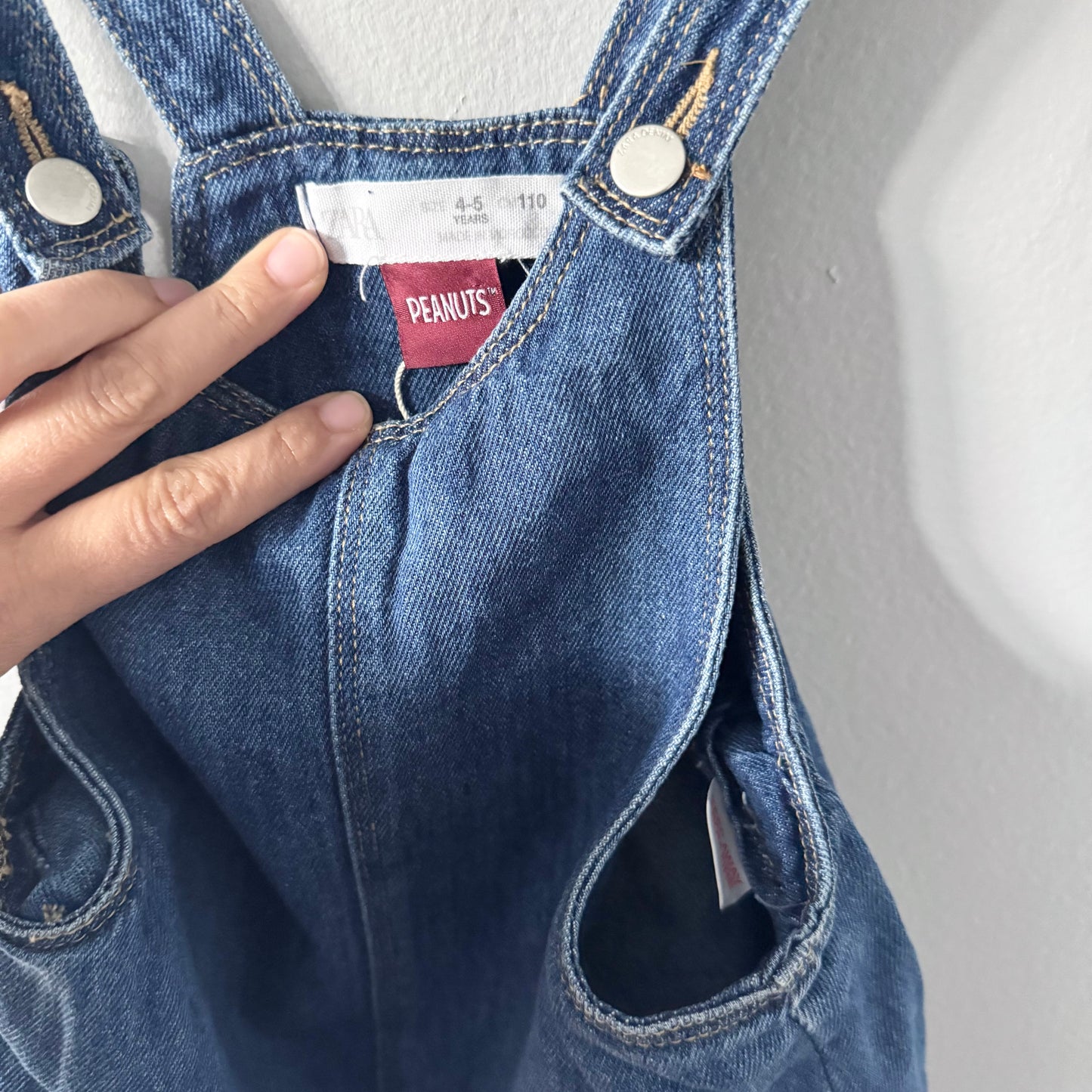 Zara / Snoopy denim overall skirt / 4-5Y