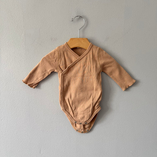 Organic Zoo / Light brown long sleeve onesie / 0-3M