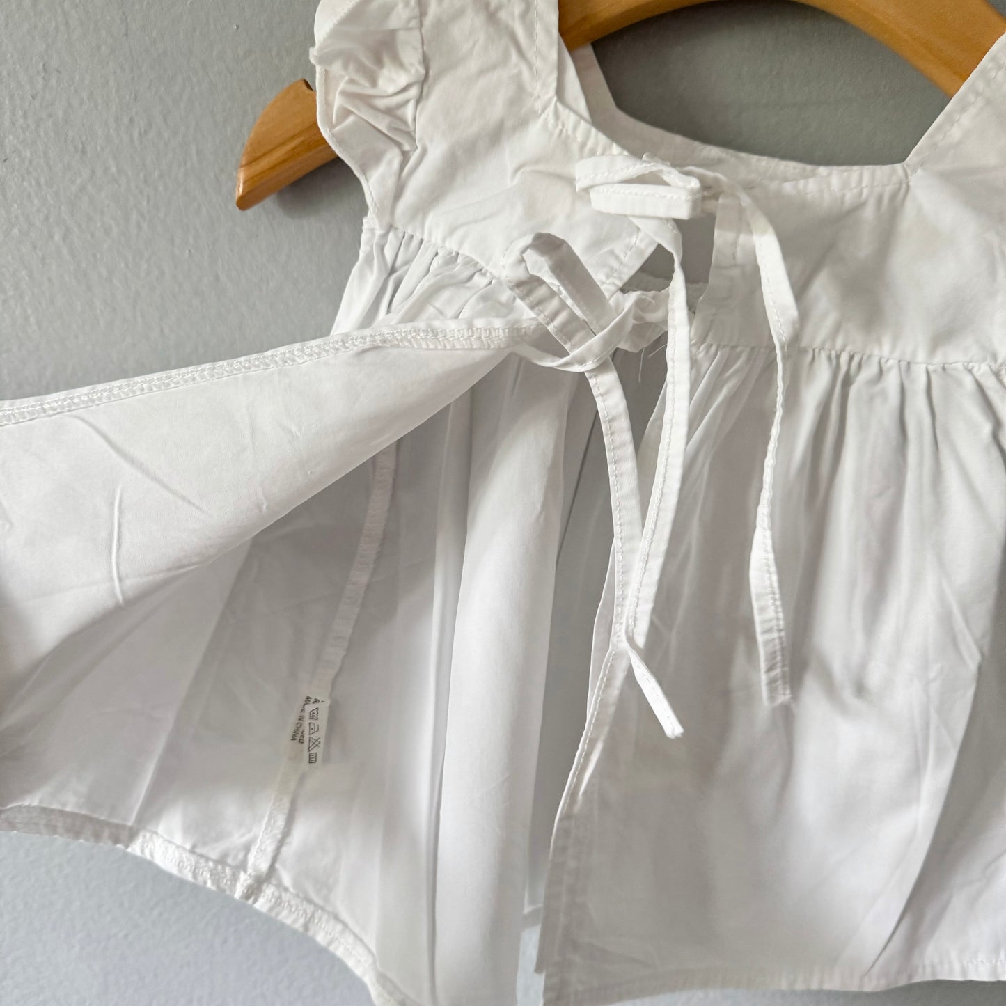 No brand / White ruffle shoulder blouse dress / 80cm(12M)