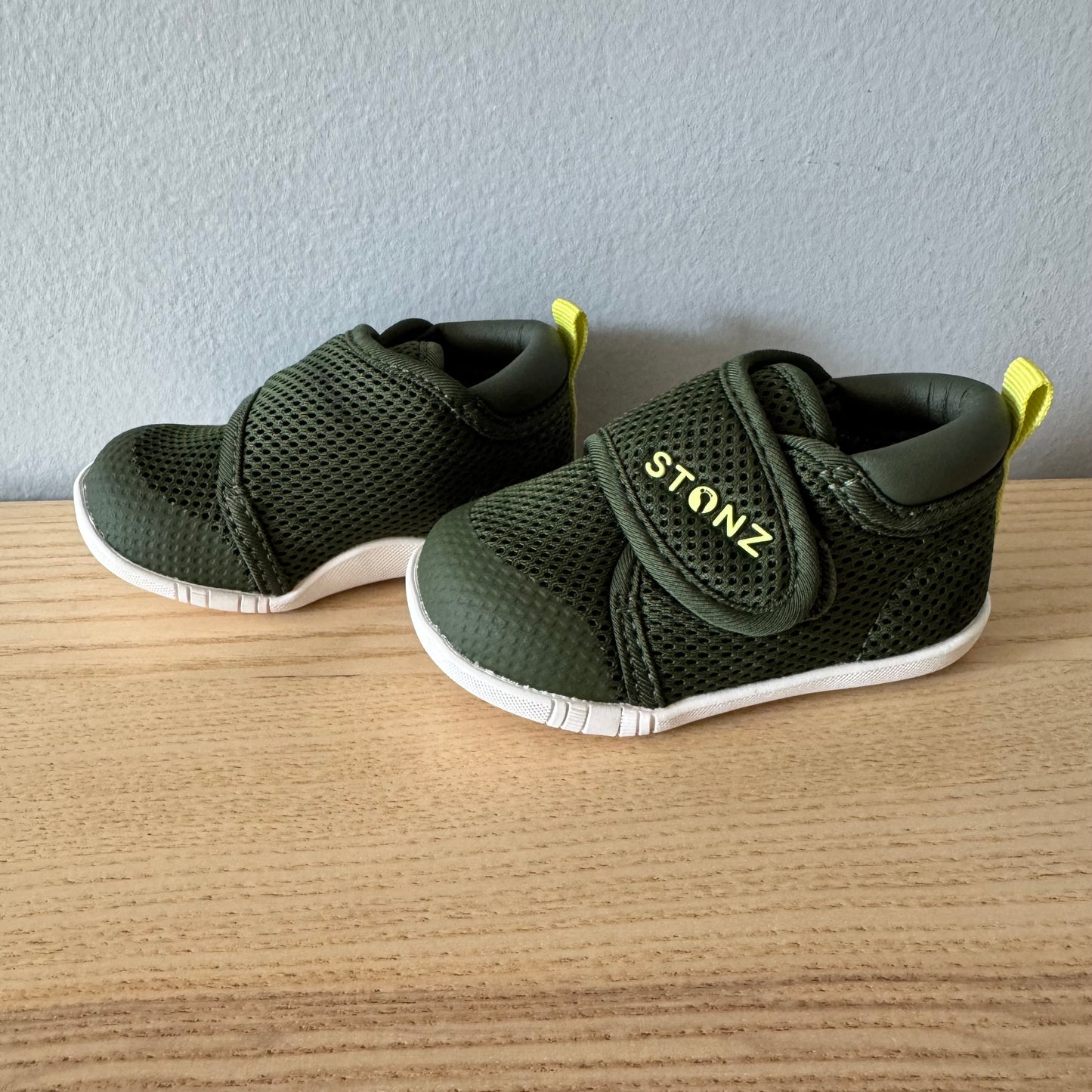 Stonz / Shoes / US4