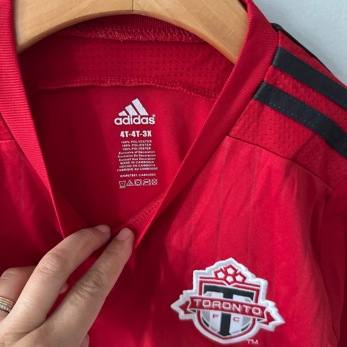 Toronto FC / Red jersey / 4T