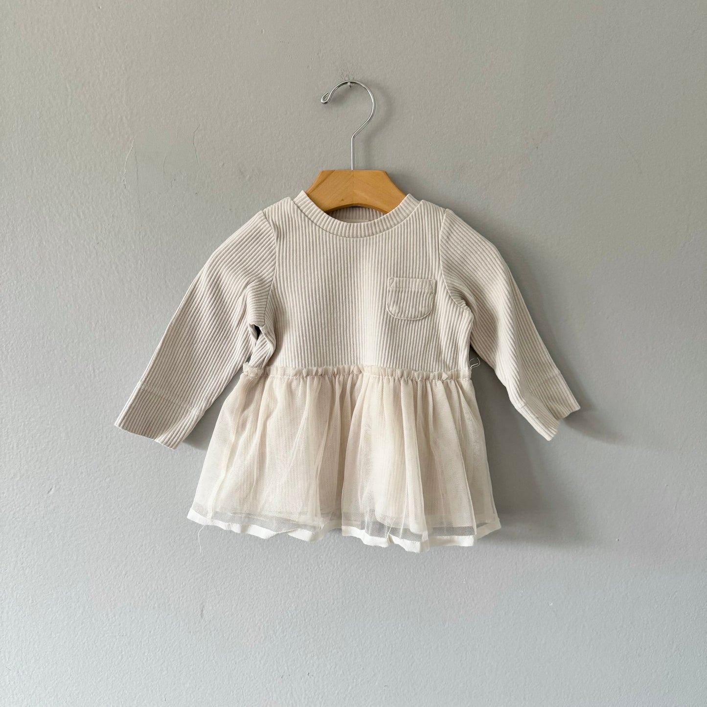 No brand / Ivory ribbed long sleeve dress / 12M