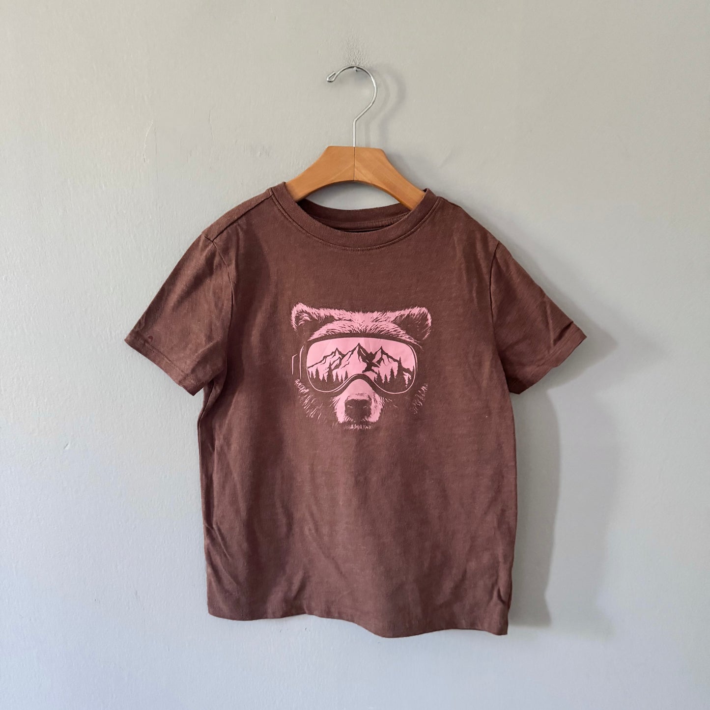 Cat & Jack / Brown T-shirt / 6-7Y