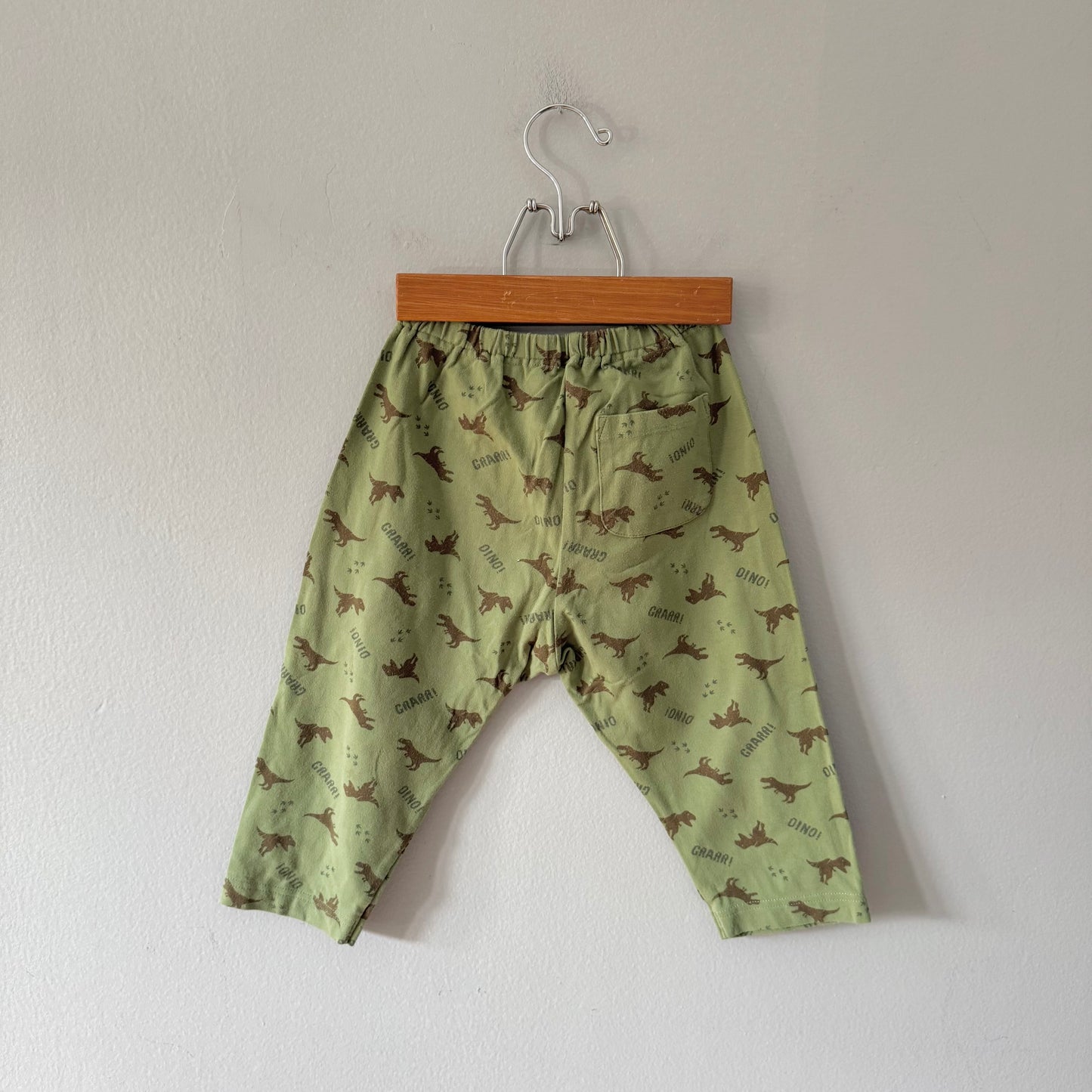 Uniqlo / Green dinosaur capri leggings / 3-4Y