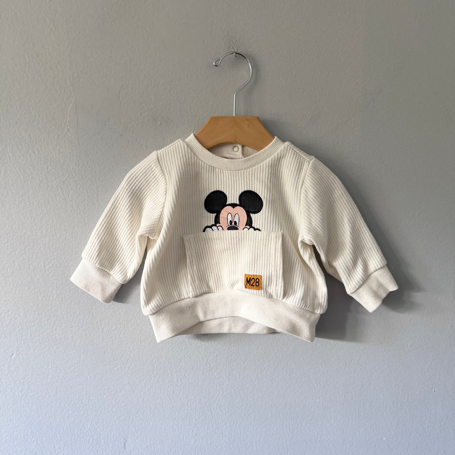 Disney / White Mickey sweatshirt / 3-6M