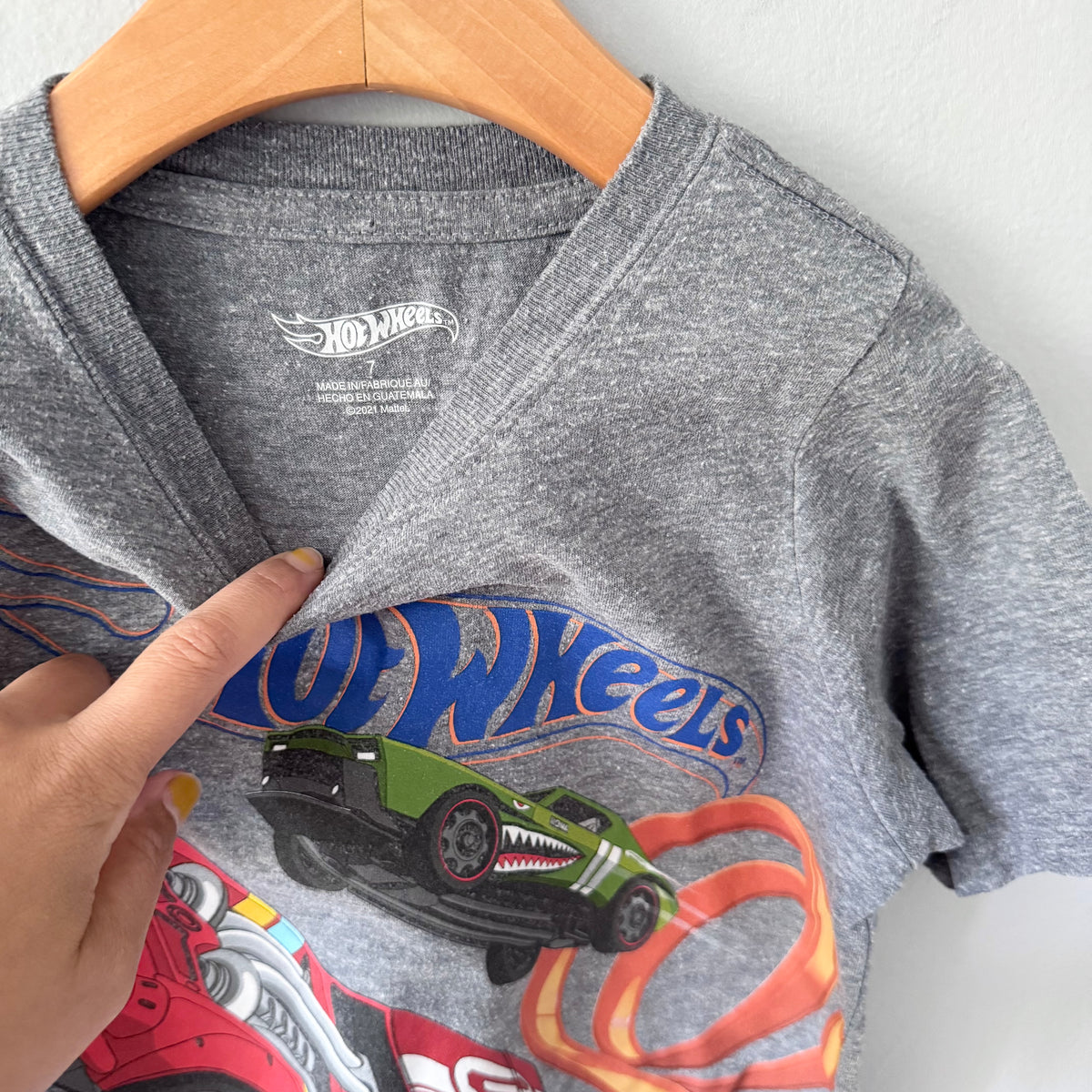 Hot Wheels / Dark grey T-shirt / 7Y