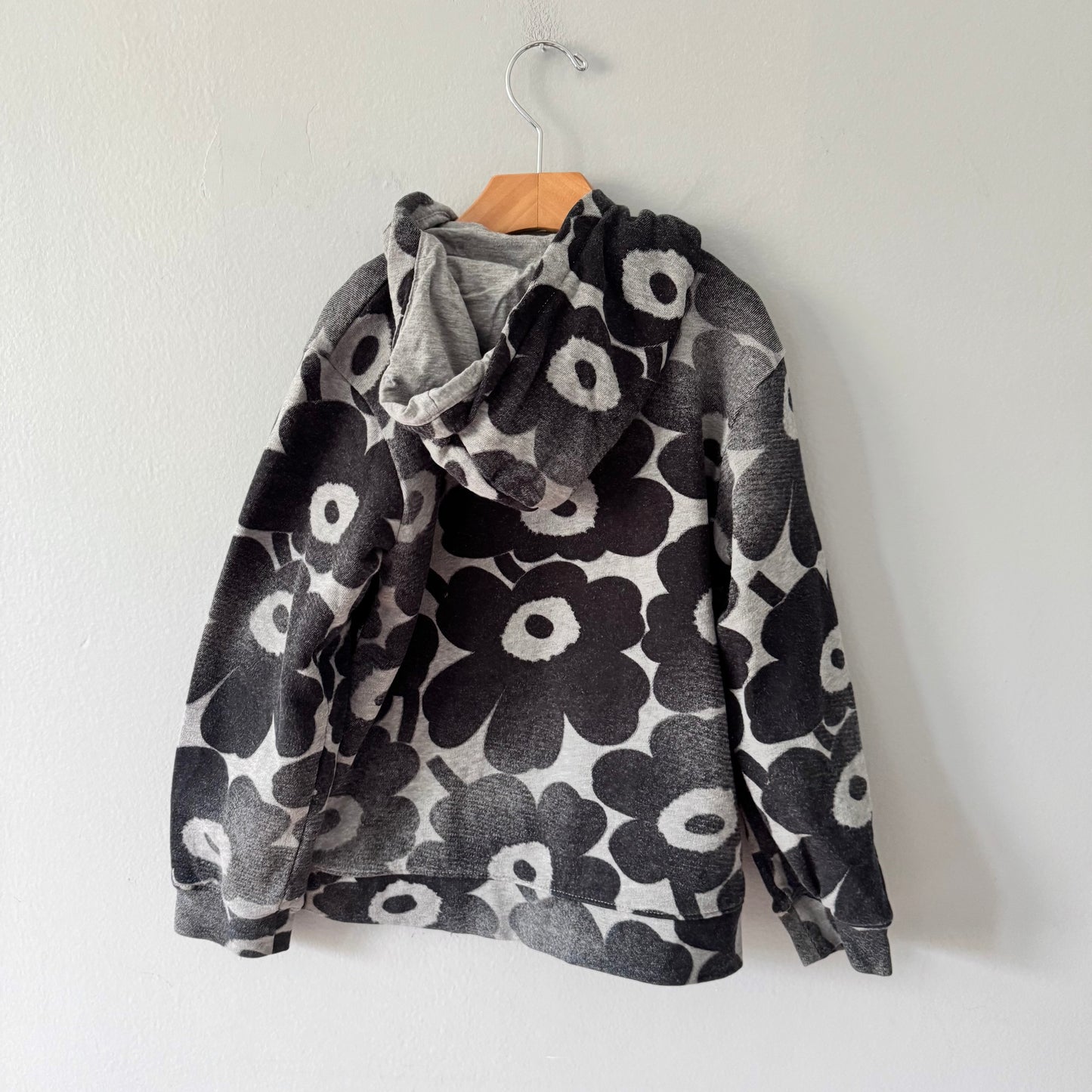 Marimekko / Grey floral zip up hoodie / 128-134(7-8Y)