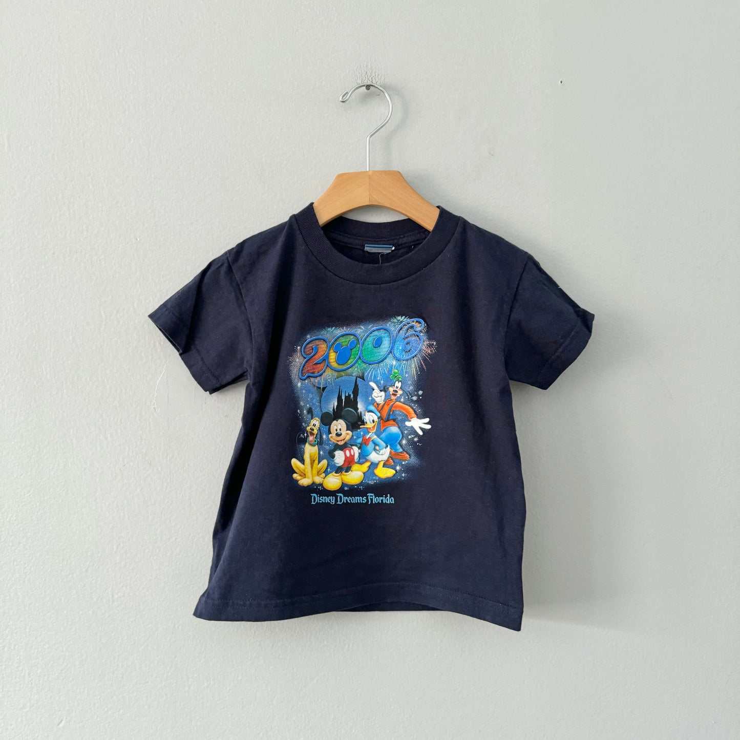 Disney / 2006 navy T-shirt / 2-4Y