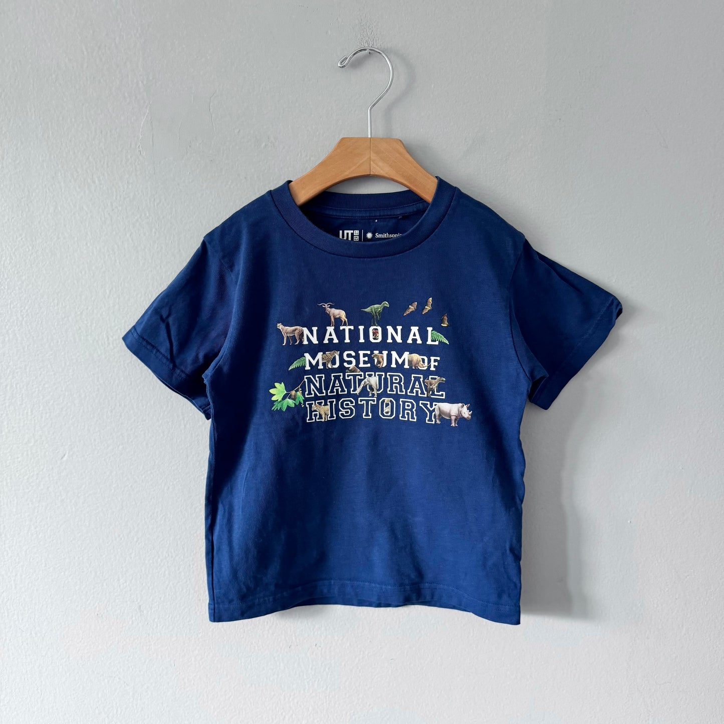 Uniqlo x Smithsonian / T-shirt Bleu Marine / 3-4 ans