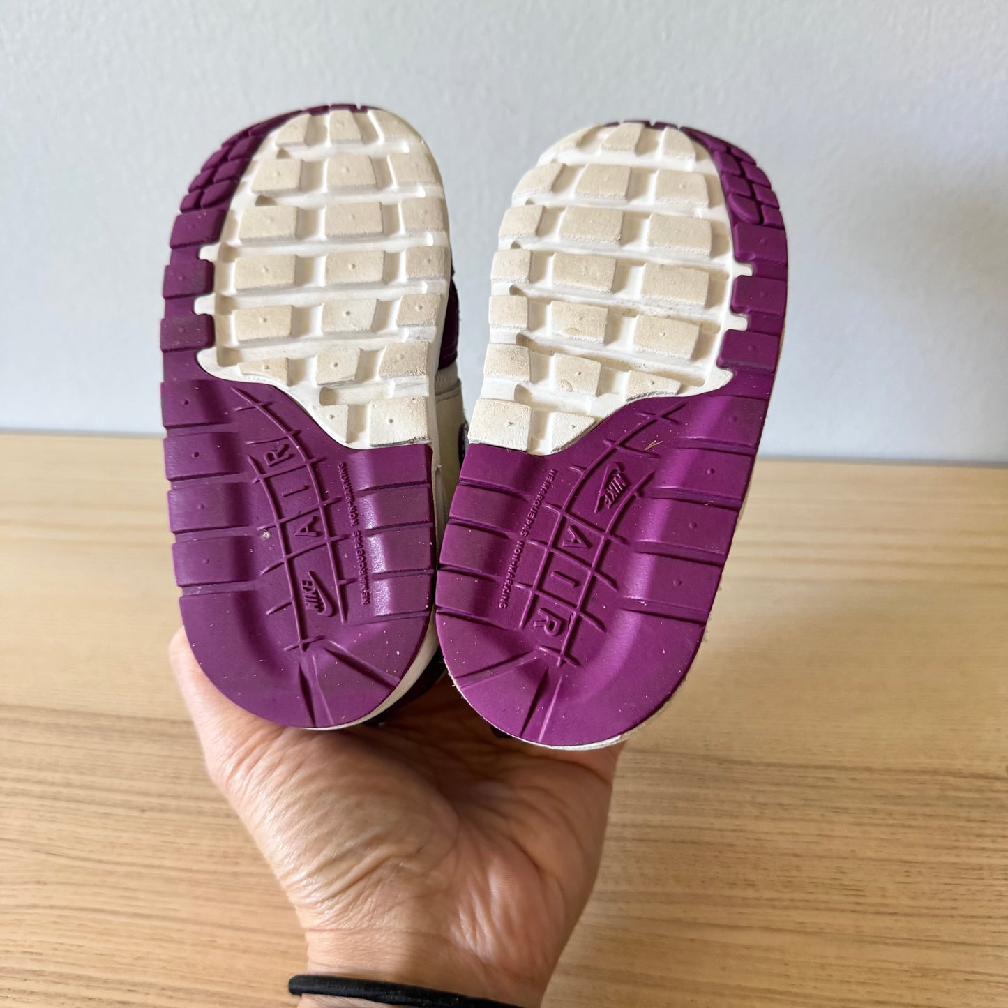 Nike / Sneaker / US7