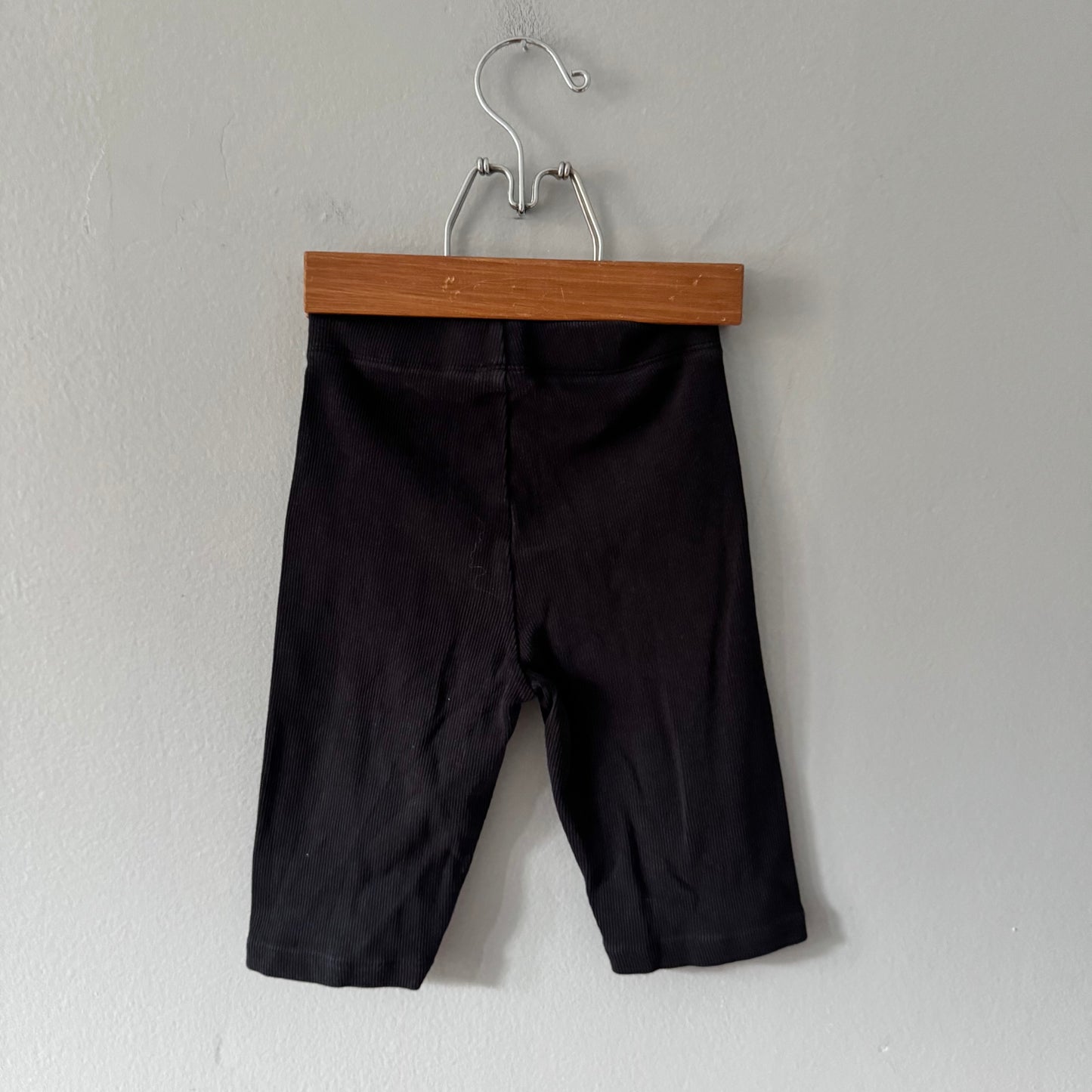 Zara / Black ribbed short leggings / 7Y
