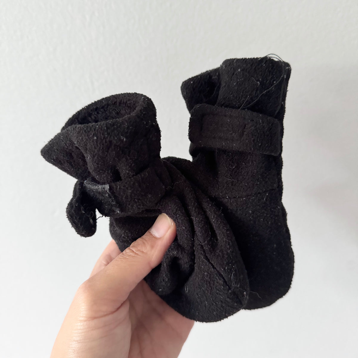 Calikids / Black fleece mittens / 18M-3Y