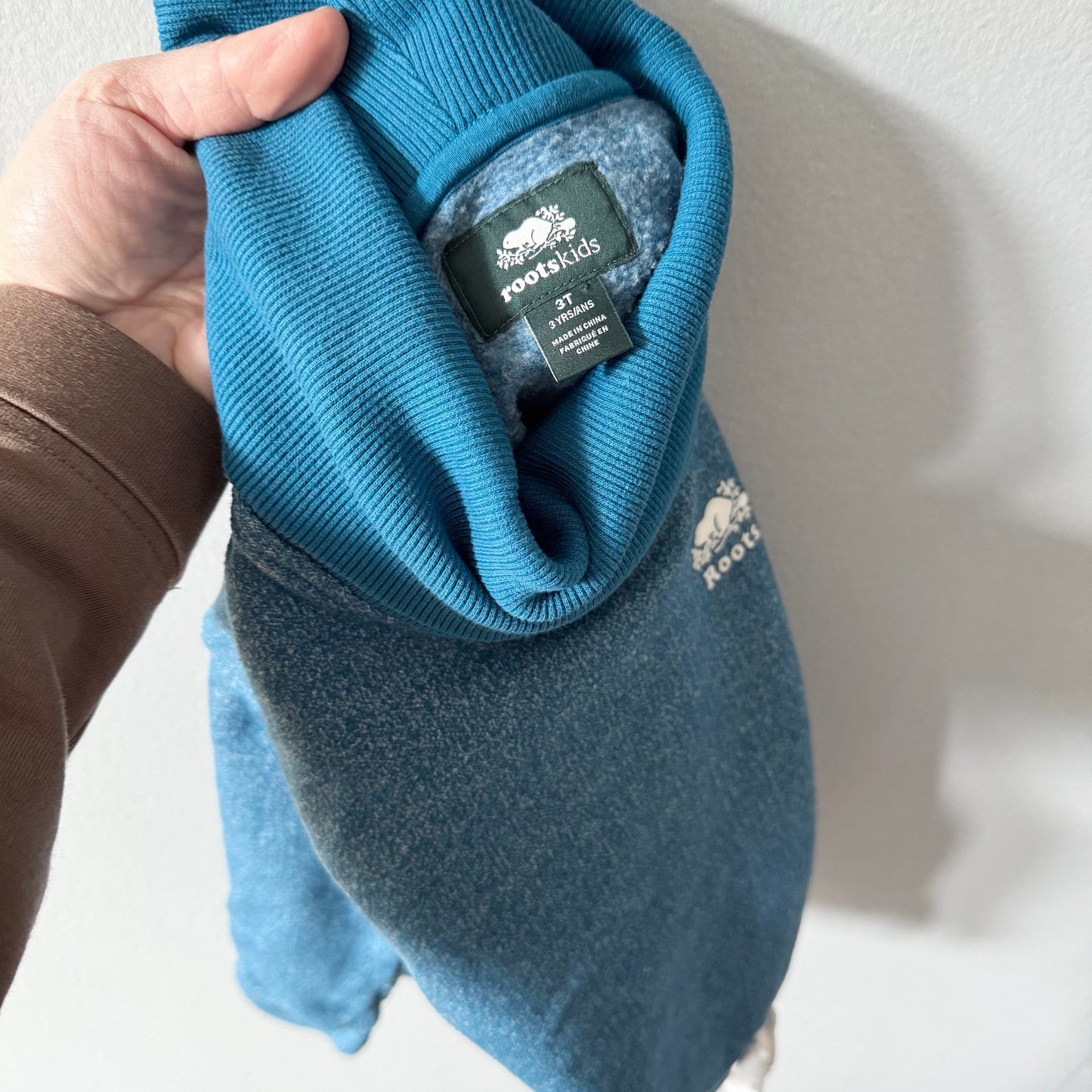 Roots / Green salt and pepper crew top / 3T