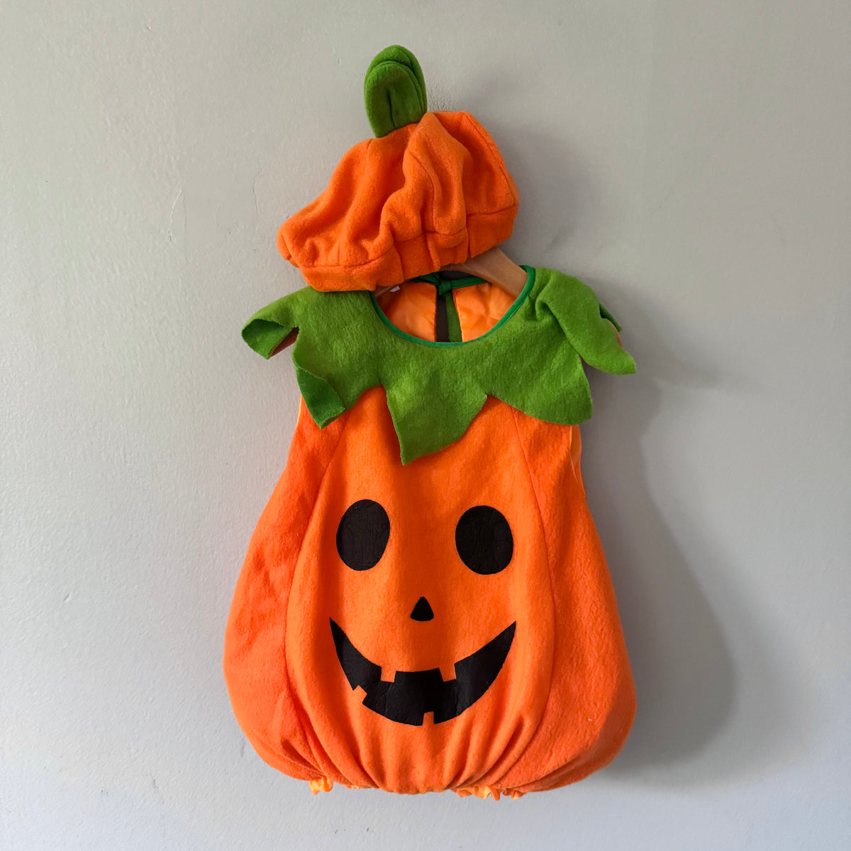 Halloween / Punmpkin costume / 12-24M