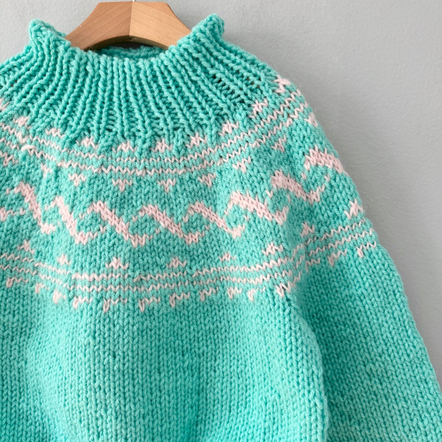 Handmade / Light green knit pullover / 4Y