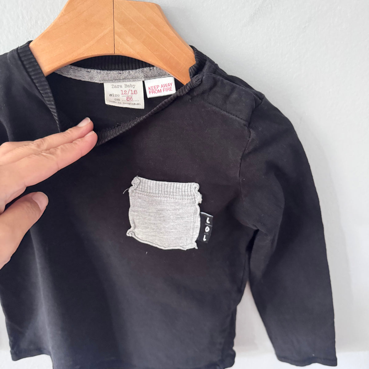 Zara / Black long sleeve shirt / 12-18M