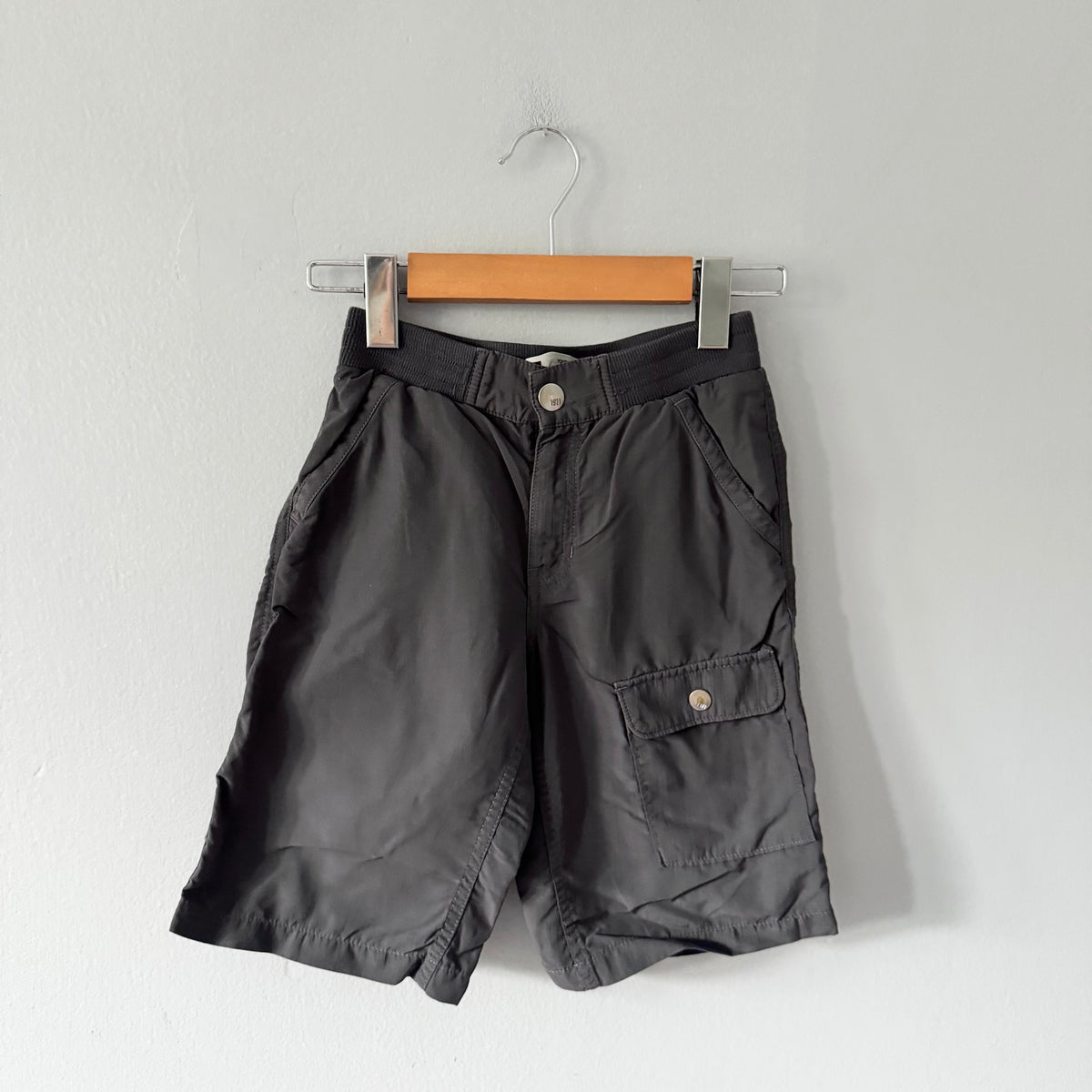 Mec / Grey nylon shorts / 8Y