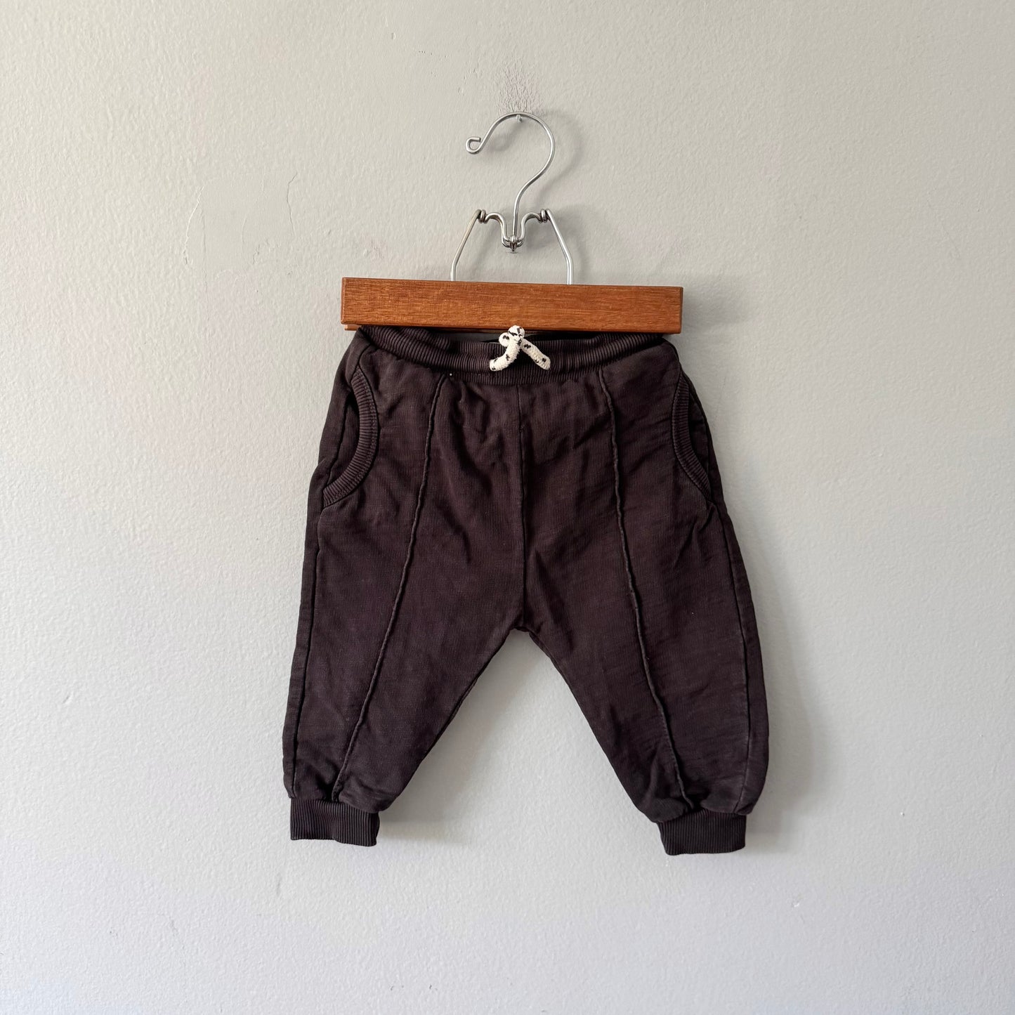 Zara / Black sweatpants / 9-12M