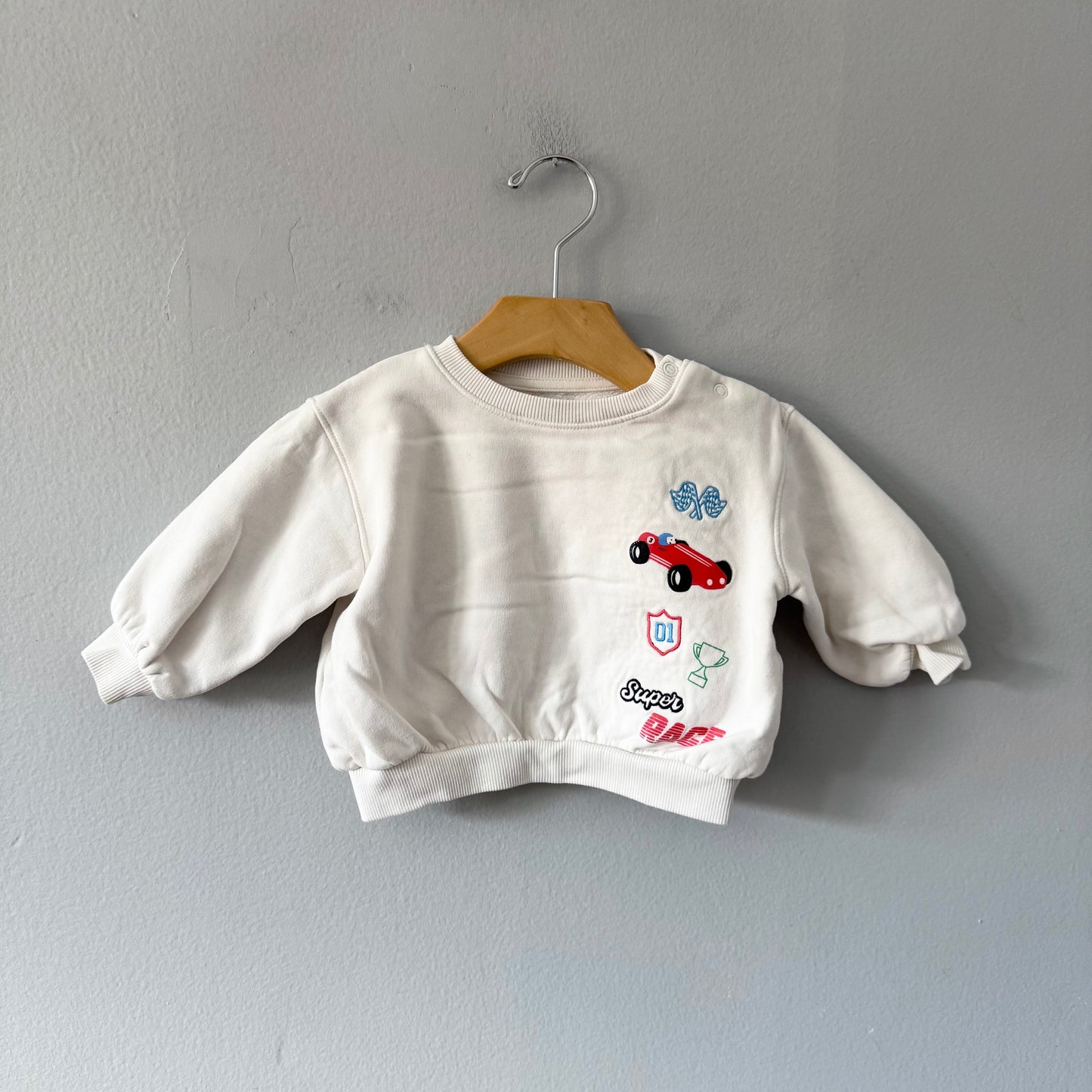 M&S / White oversized sweatshirt / 3-6M