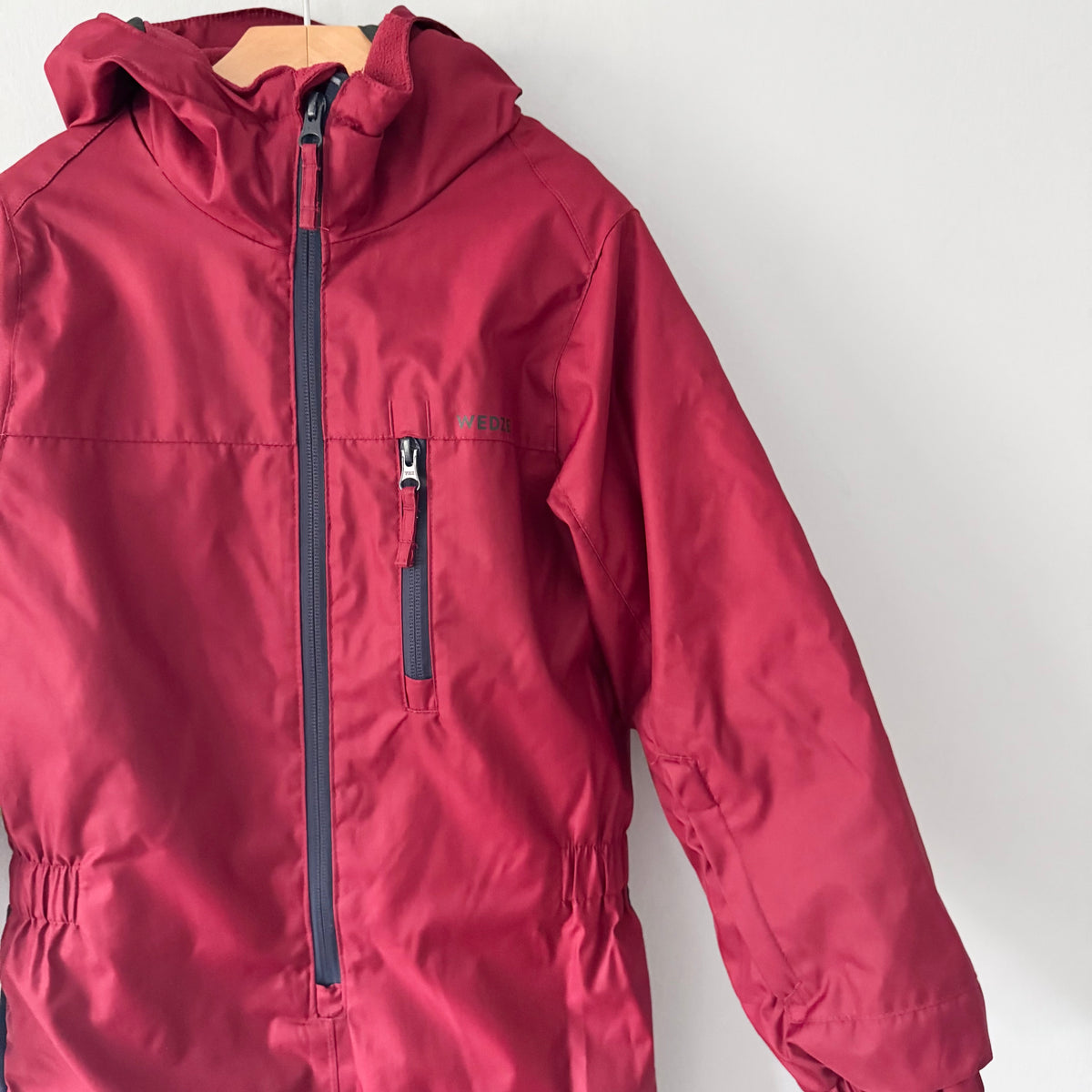 Wedze / Red x navy snowsuit / 6Y