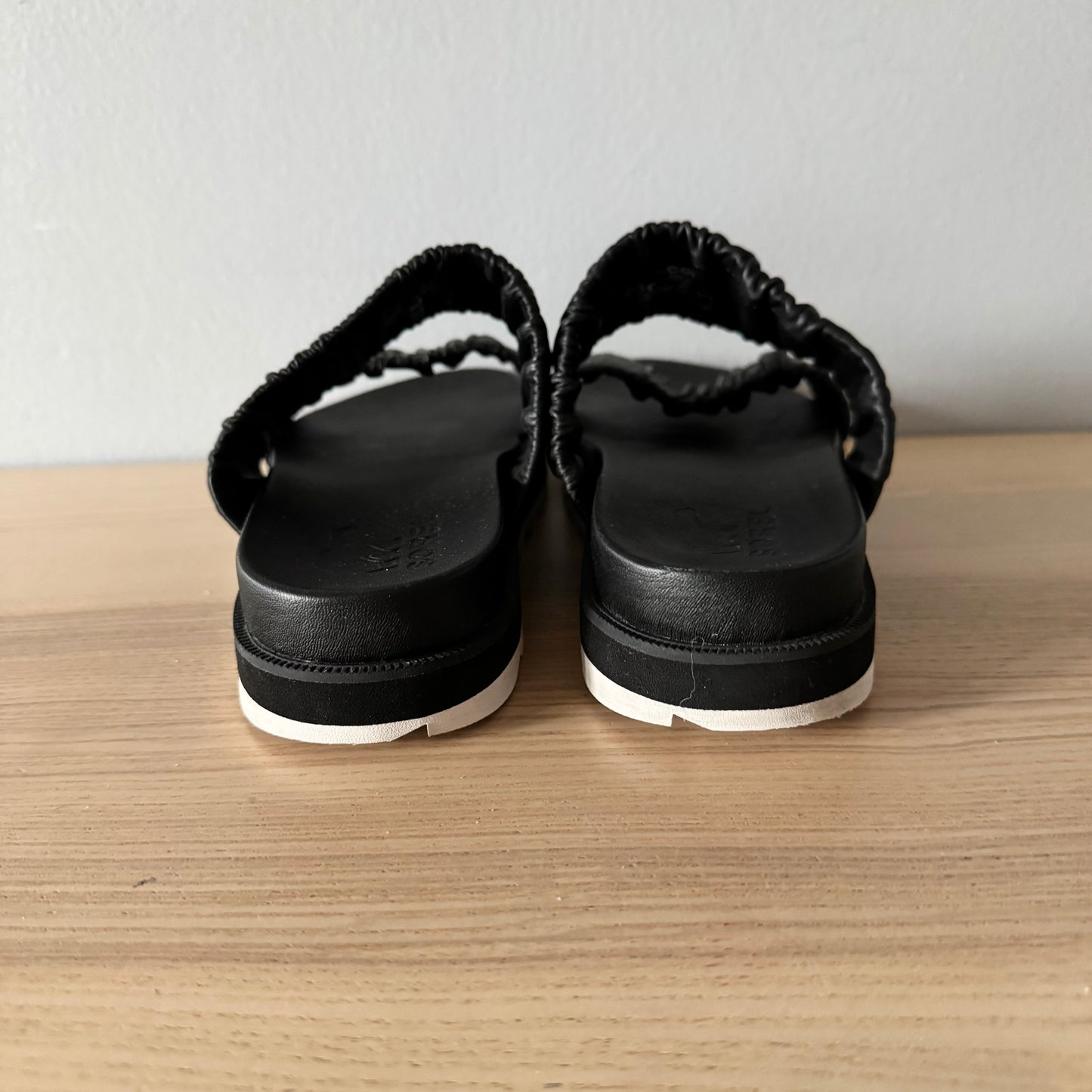 Sorel  / Black sandal / Women 7.5