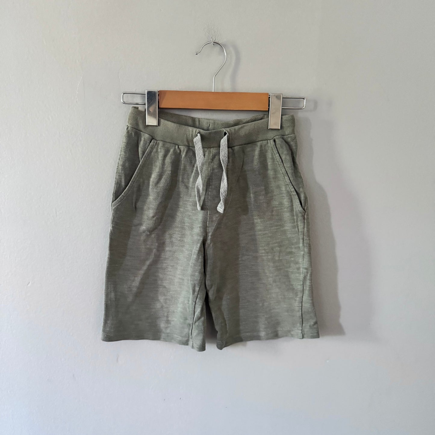 Mini mioche / Khaki shorts / 7-8Y