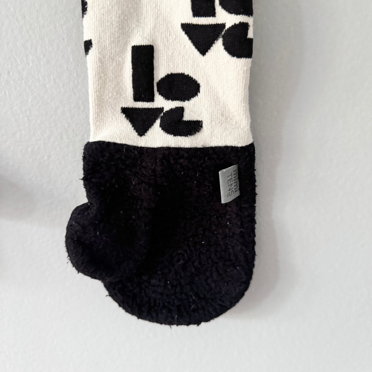 Minitens / Black & white mittens / 12-24M