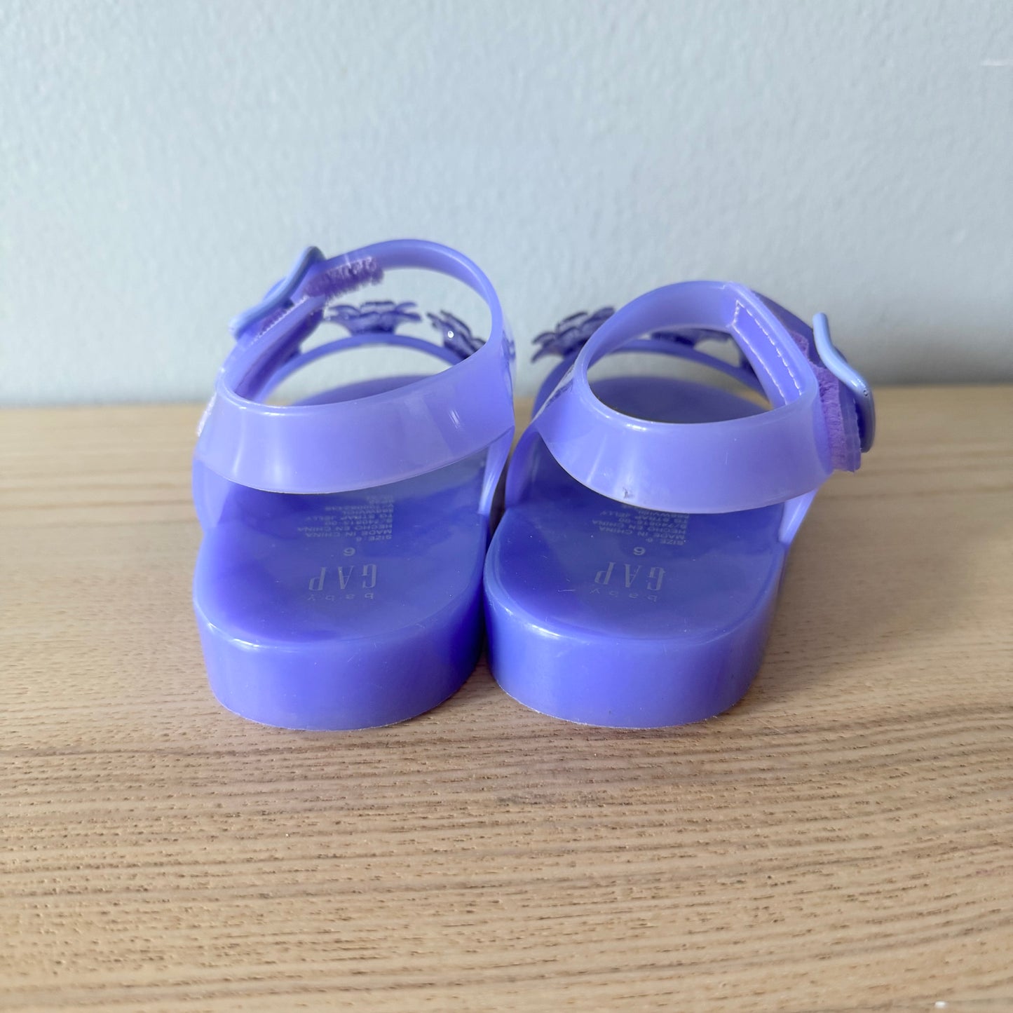 Gap / Purple jelly sandals / US6