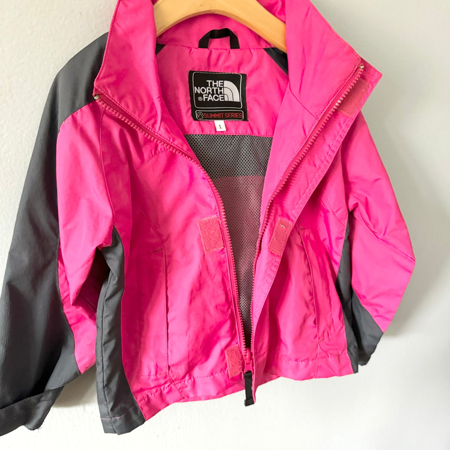 The North Face / Windbreaker - Magenta / 3-4Y