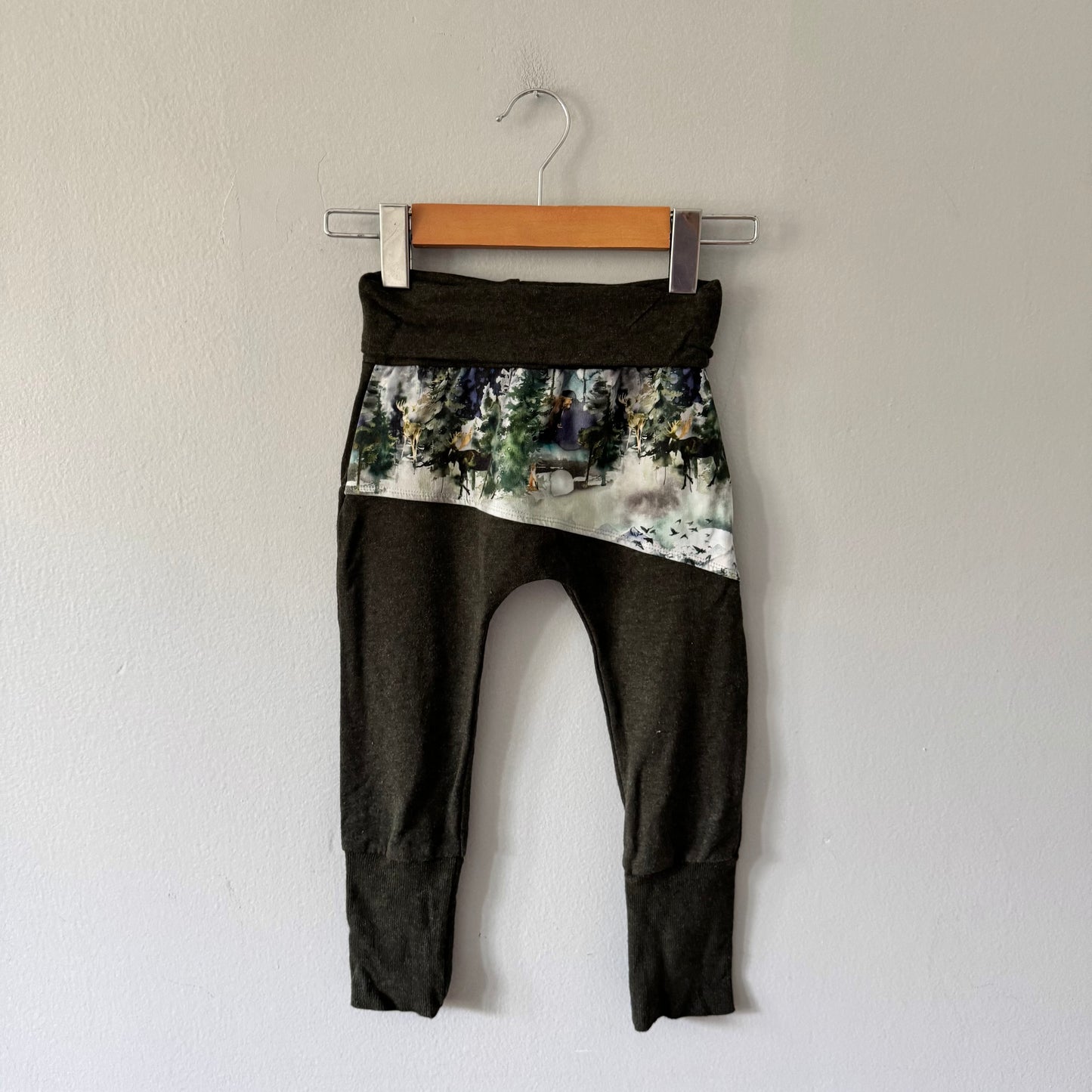 House on the rock / Charcoal grey pants / 12M - 3T
