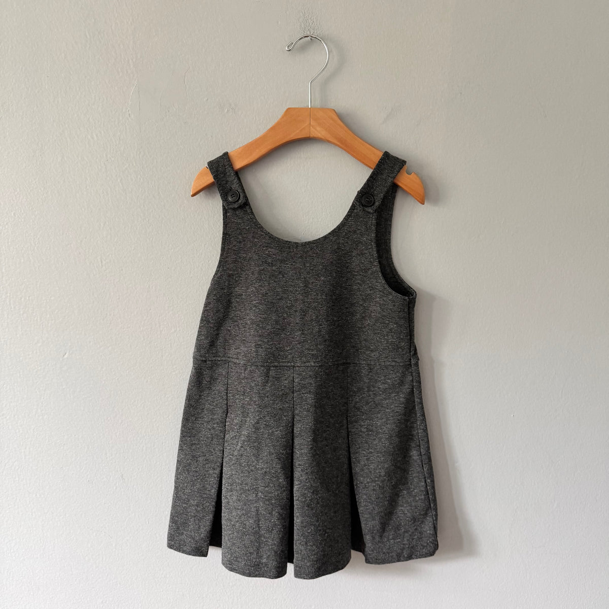 Zara / Charcoal grey jumper skirt / 5Y