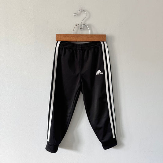 Adidas / Black track pants / 3T