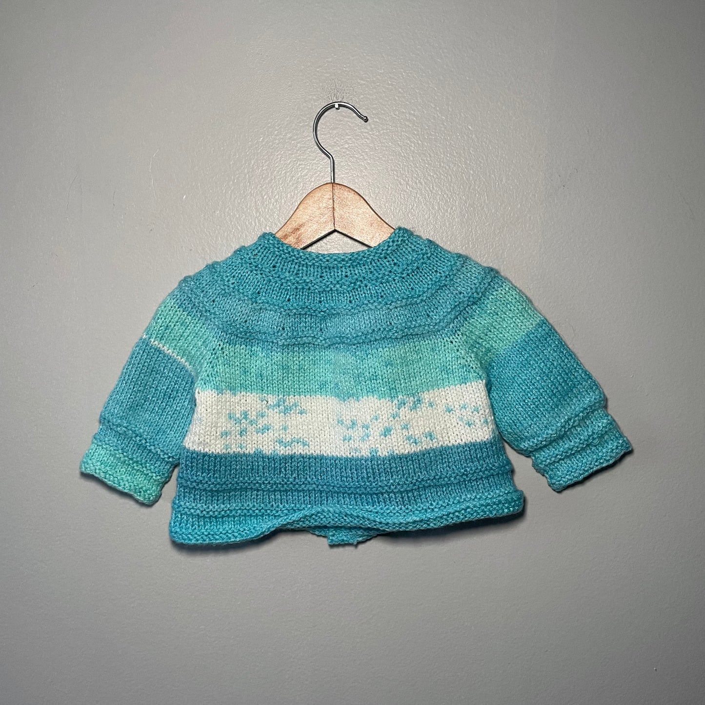 Handmade / Light blue cardi and beanie set / 6-12M