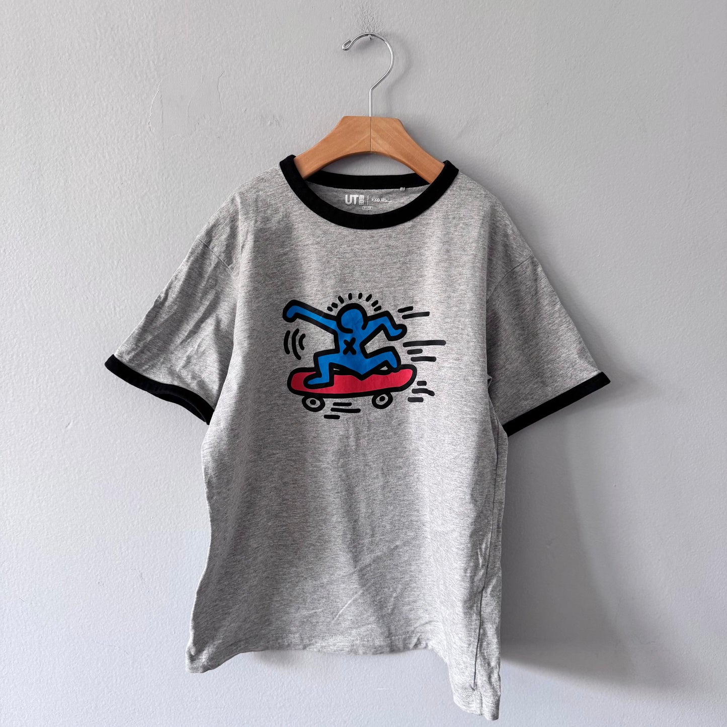 Uniqlo x Keith Haring / Light grey T-shirt / 11-12Y