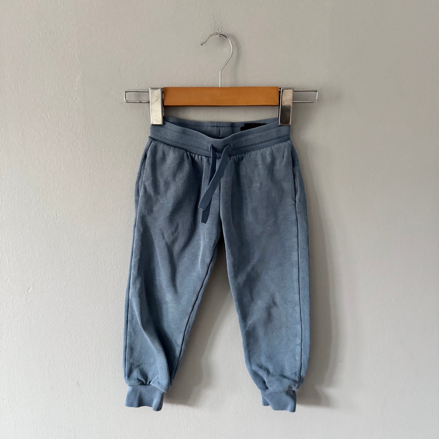 H&M / Survêtement bleu fumé / 2-3 ans
