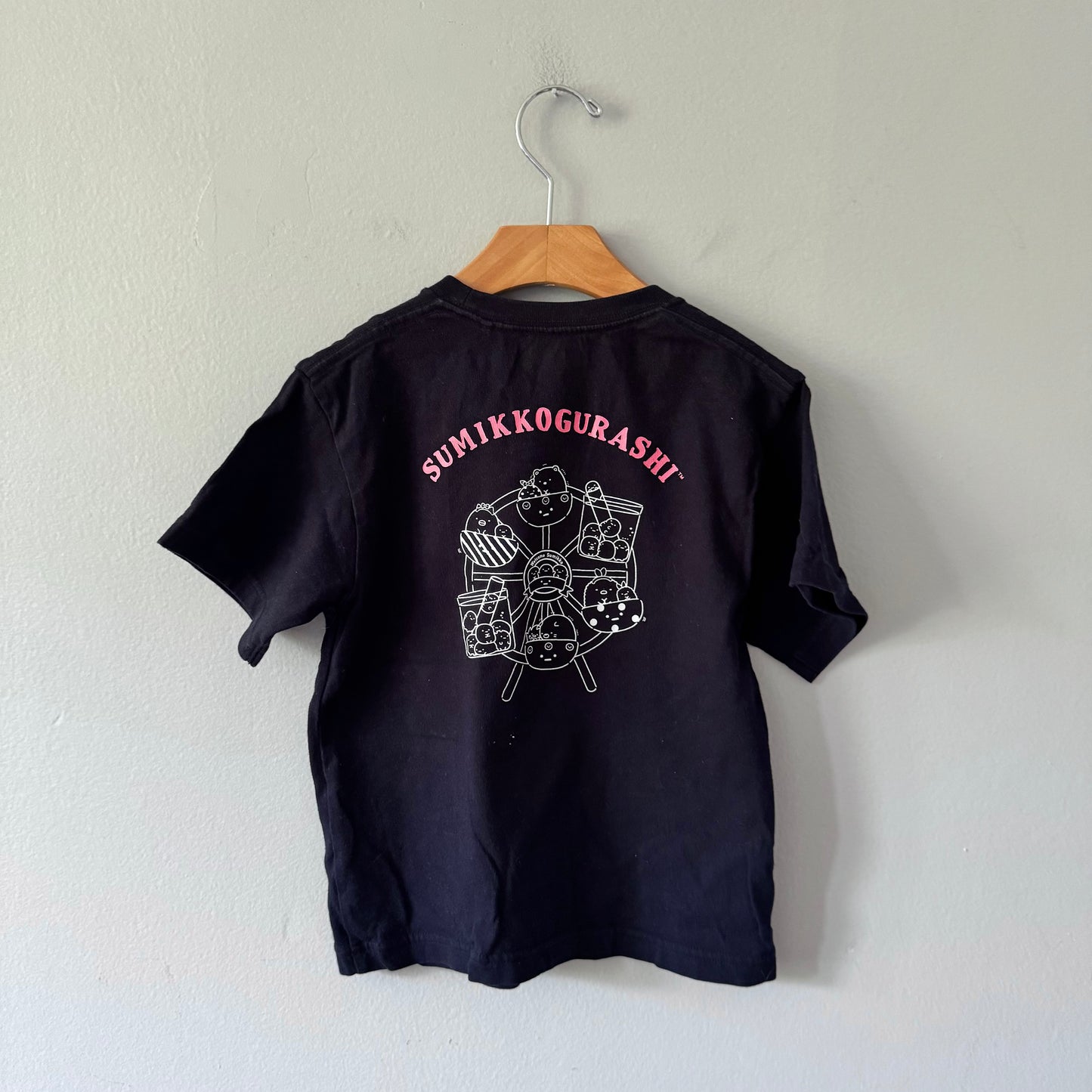 Uniqlo x Sumikko / Black T-shirt / 3-4Y