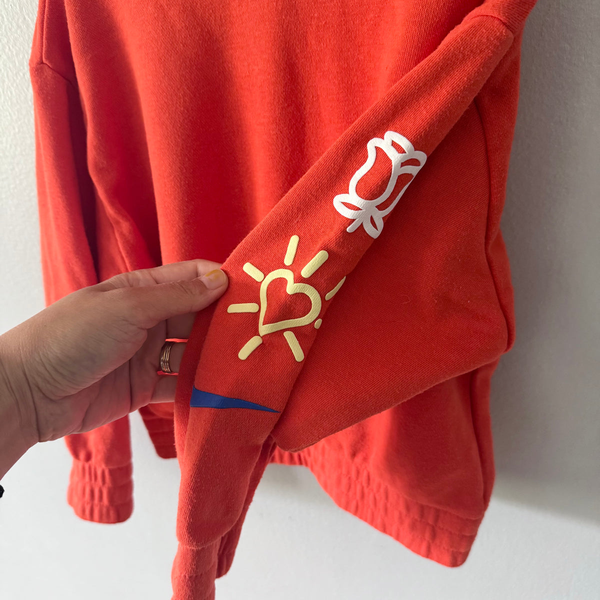 Nike / Orange sweatshirt / 4-5Y