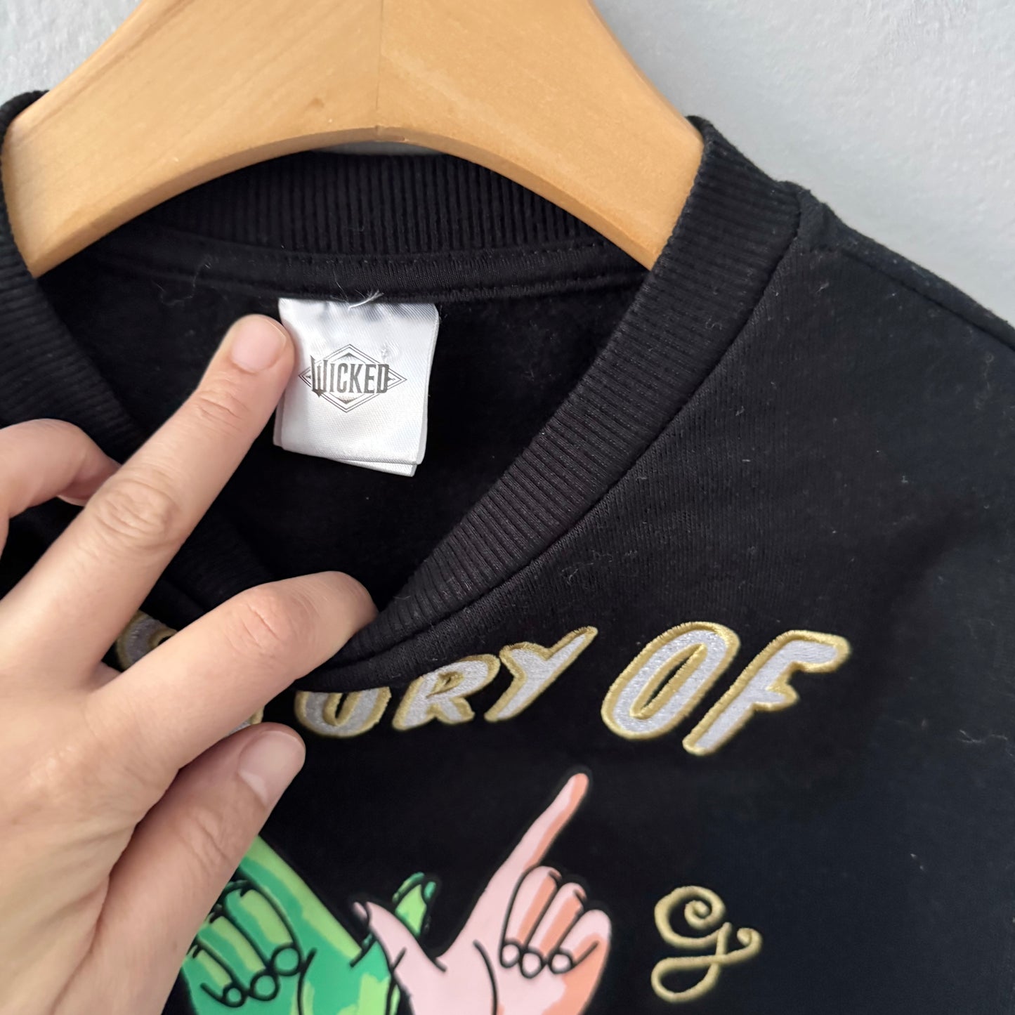 Méchant / Sweat-shirt noir / 6A