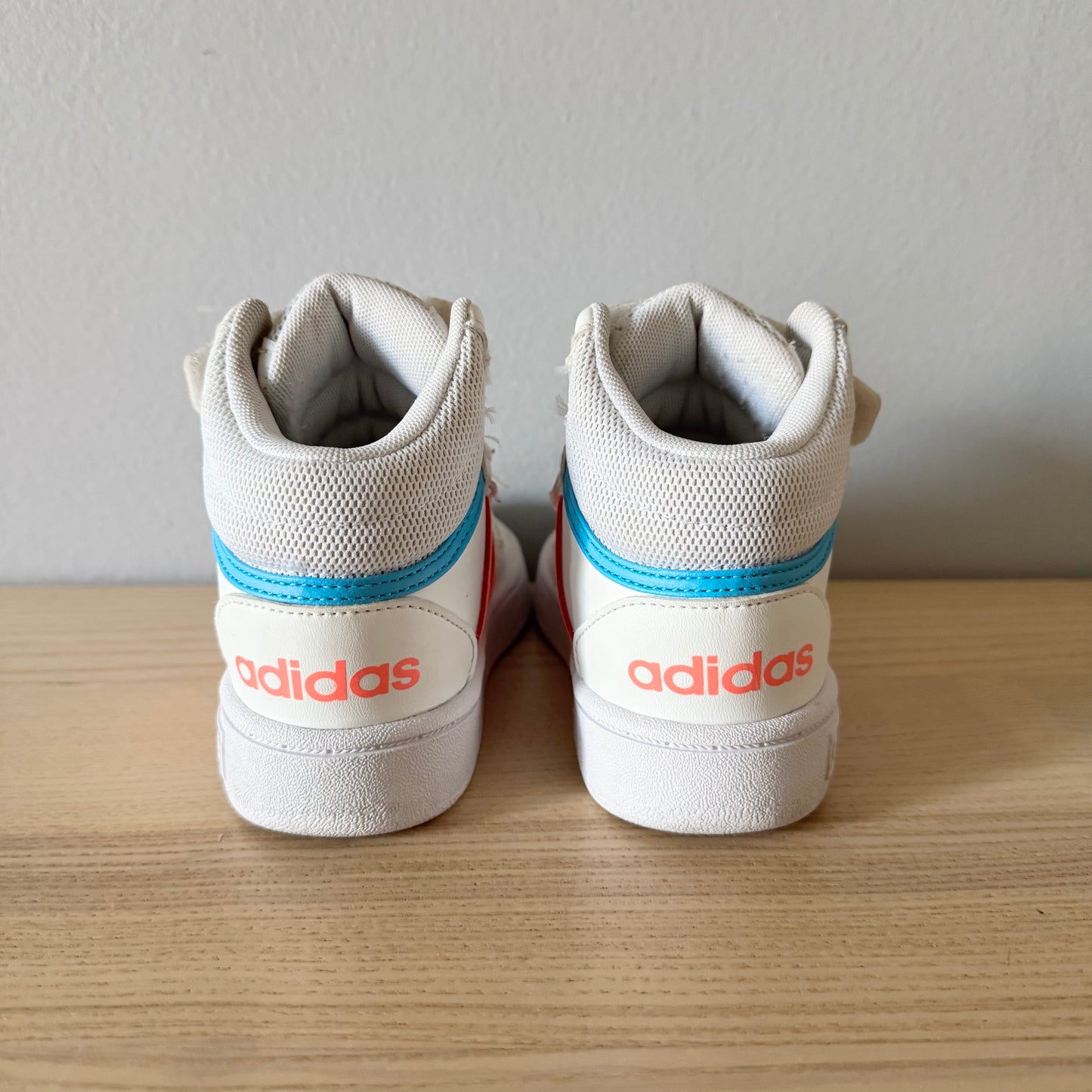Adidas / Velcro sneaker / US8