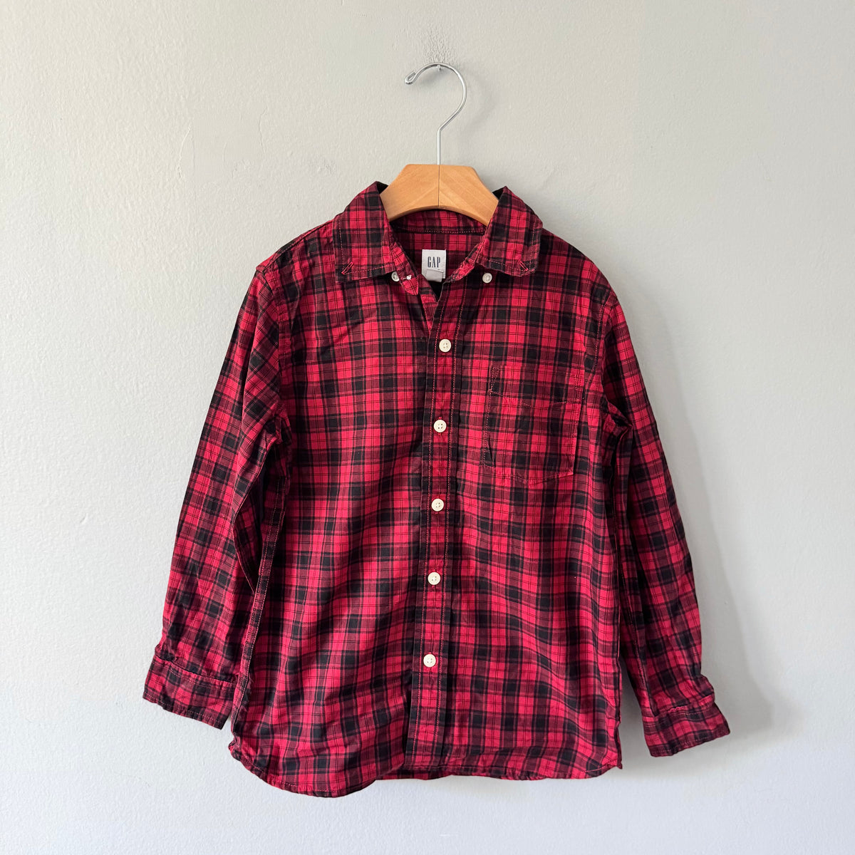 Gap / Red x black cotton shirt / 6-7Y