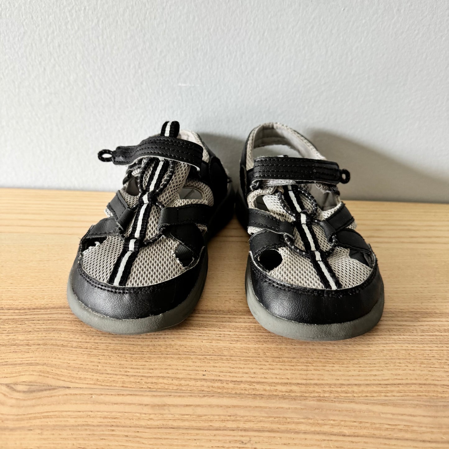 Columbia / Sandals / US12