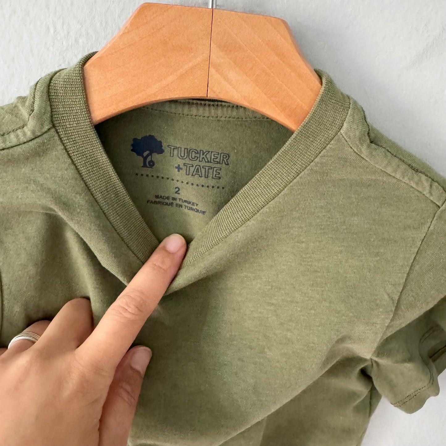 Tucker + Tate / Khaki T-shirt / 2Y