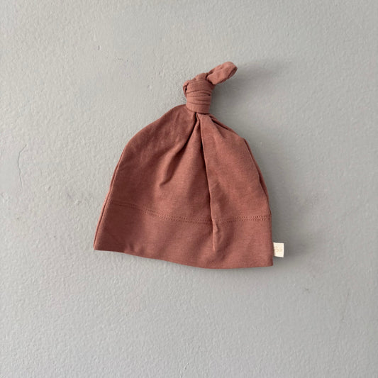 Jax + Lennon / Brown knotted cap / 0-6M